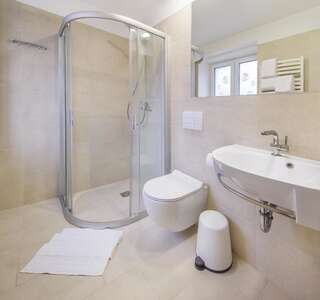 Отель Dangė Hotel Клайпеда Двухместный номер эконом-класса с 1 кроватью или 2 отдельными кроватями-9